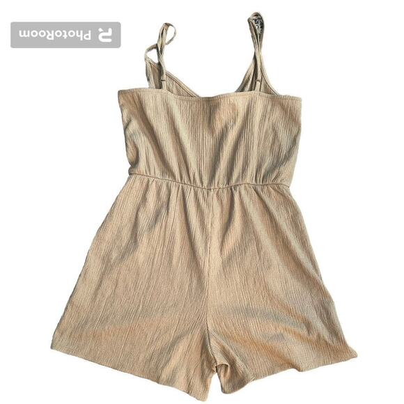 H&M tan crepe sleeveless shorts romper adjustable spaghetti straps NWOT size M - Picture 3 of 11
